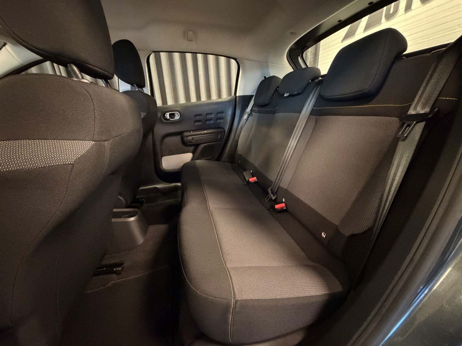 Grå Citroën C3 fra 2017