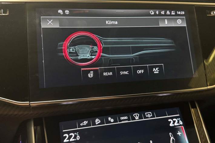 Sort Audi Q8 fra 2025