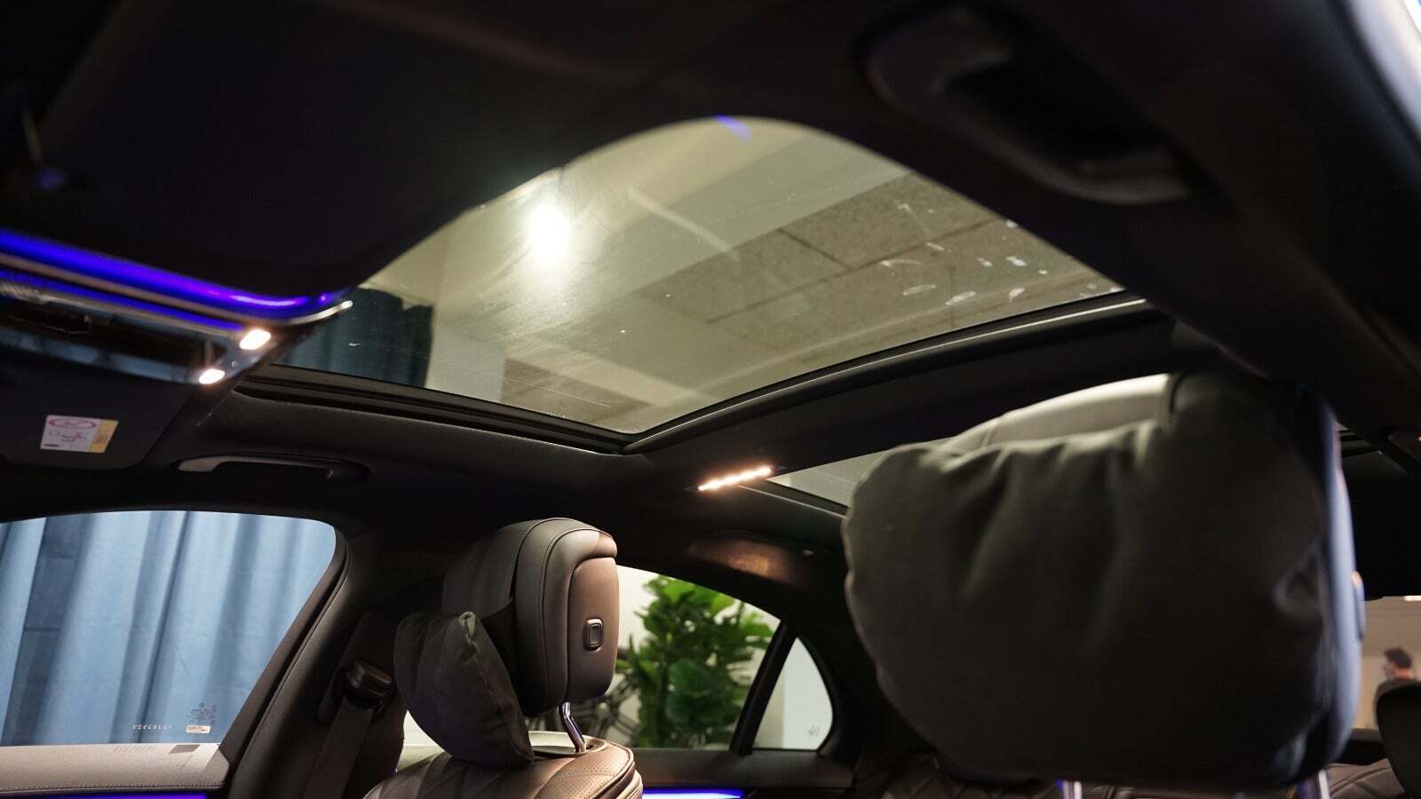 Sort Mercedes S580 e fra 2023