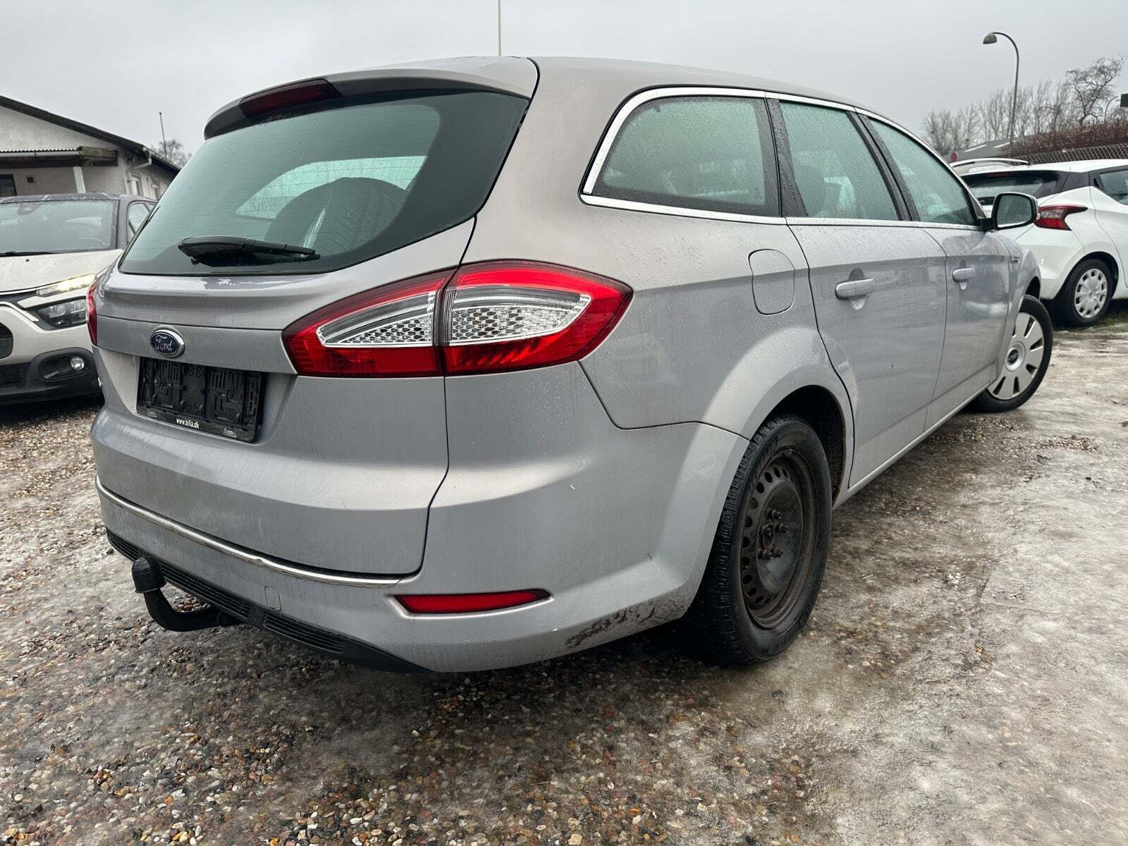 Grå Ford Mondeo fra 2011