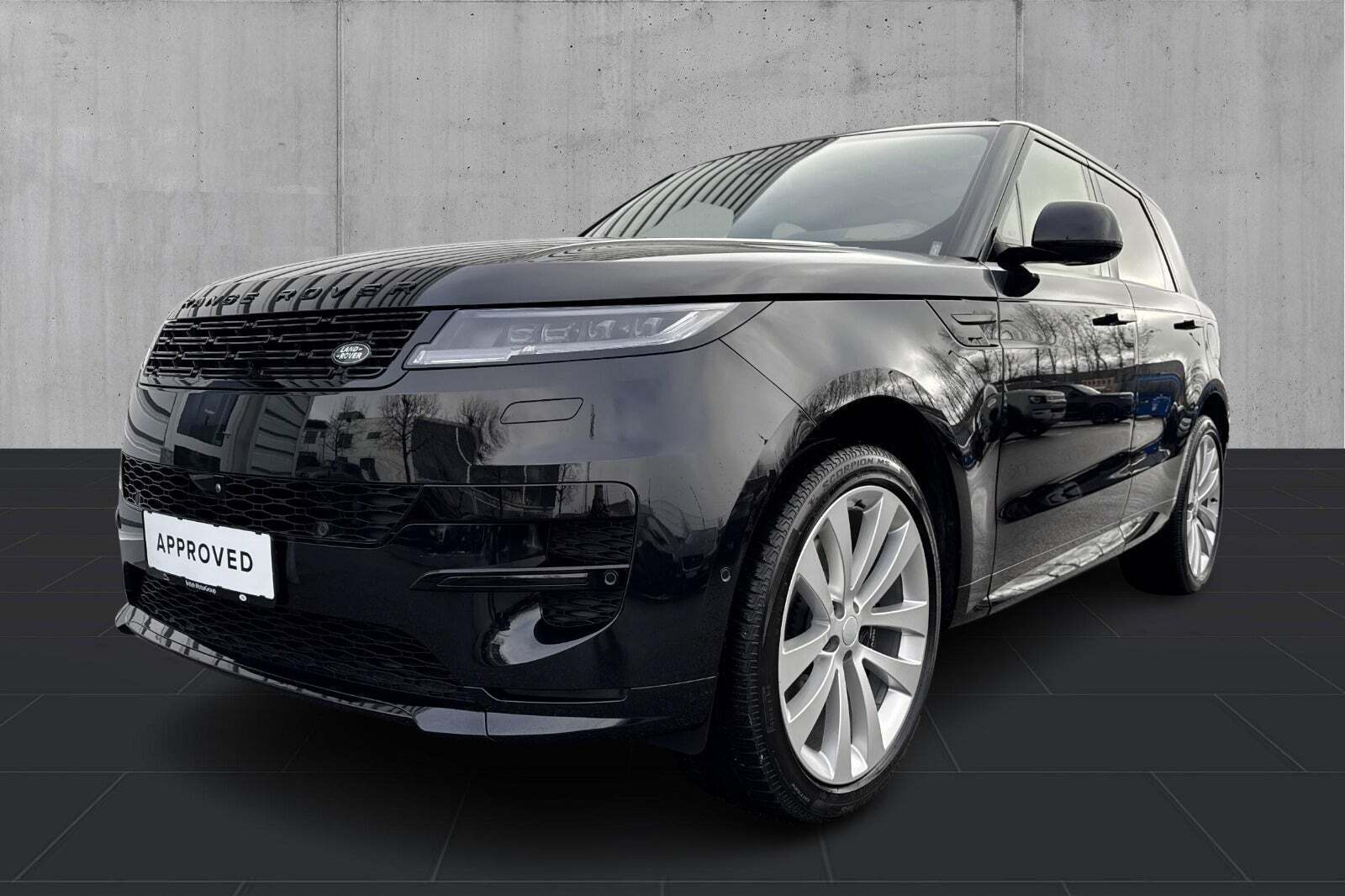 Sort Land Rover Range Rover sport fra 2025