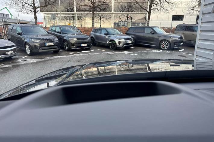 Sort Land Rover Range Rover sport fra 2025