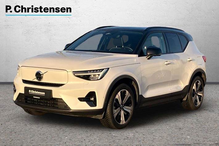 Hvid Volvo XC40 fra 2022 set udefra