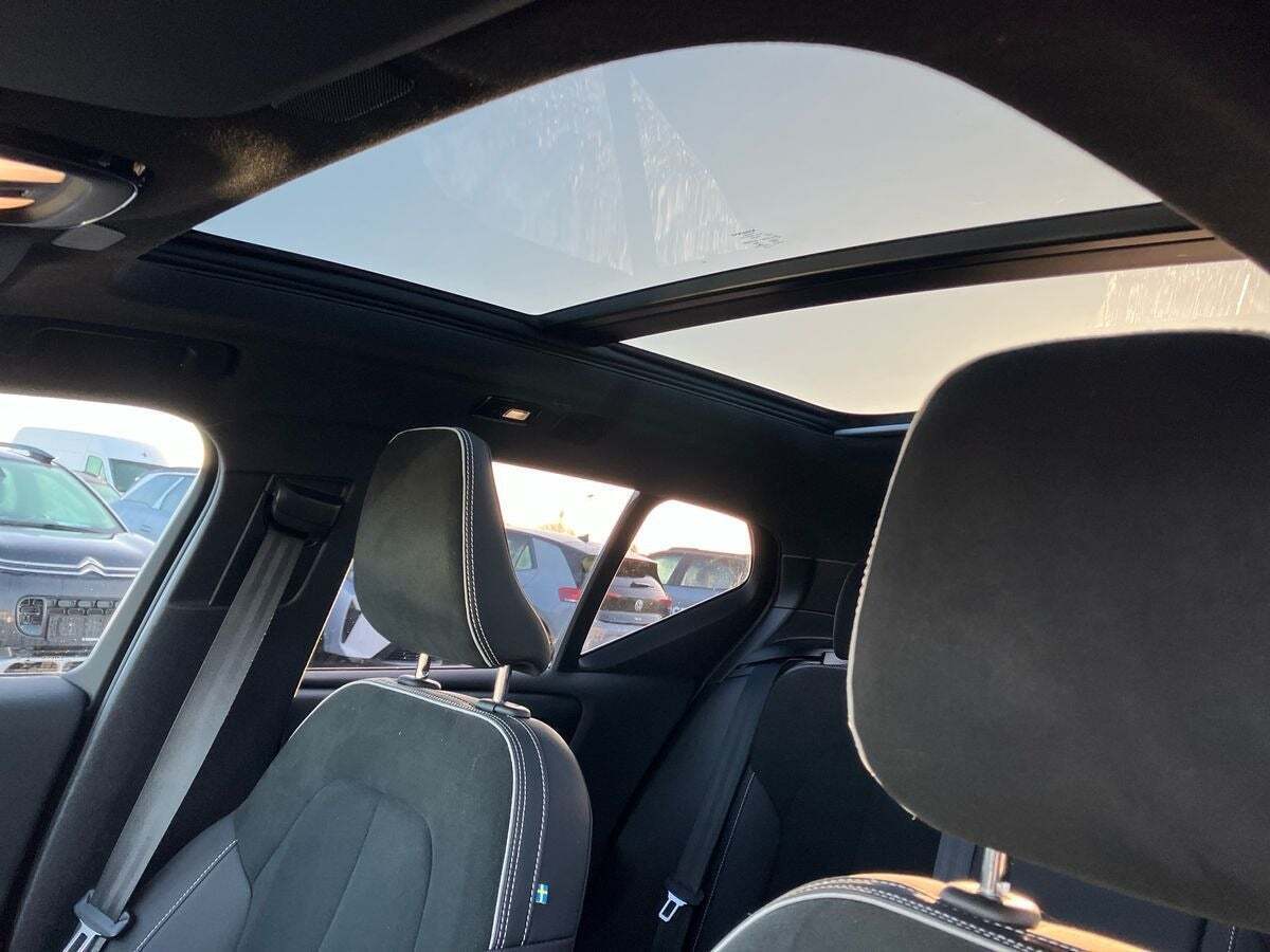 Hvid Volvo XC40 fra 2022