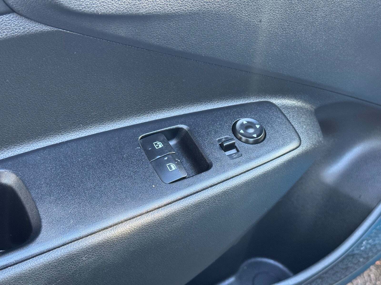 Blå Hyundai i10 fra 2021