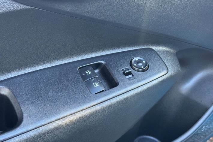 Blå Hyundai i10 fra 2021