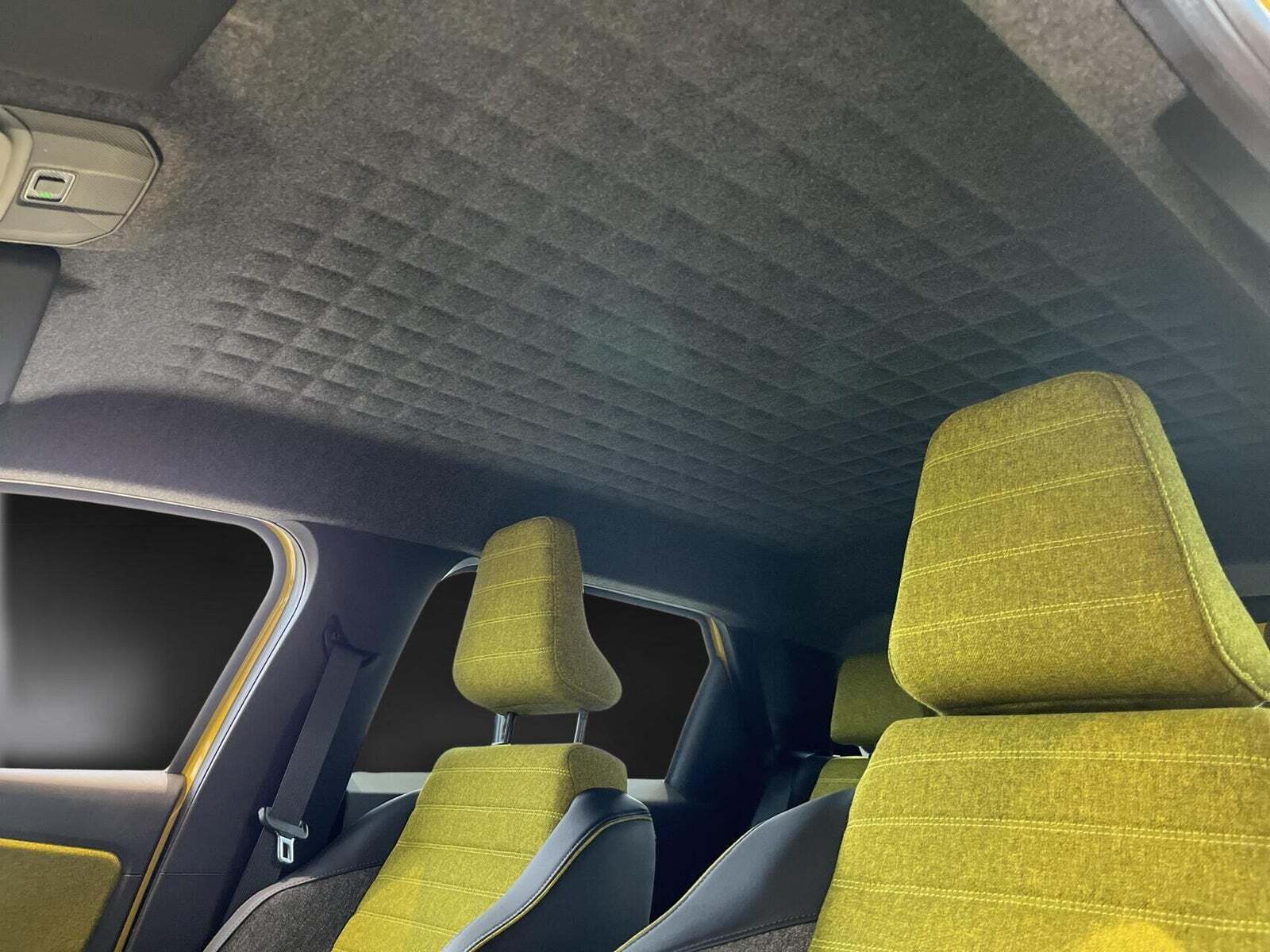 Gul Renault 5 E-Tech fra 2025