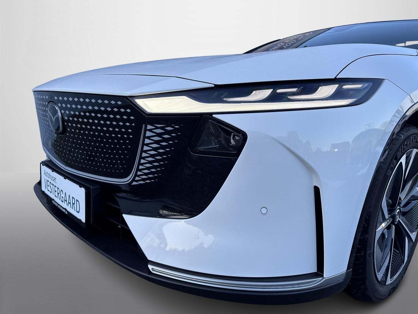 Hvid Mazda 6e fra 2025
