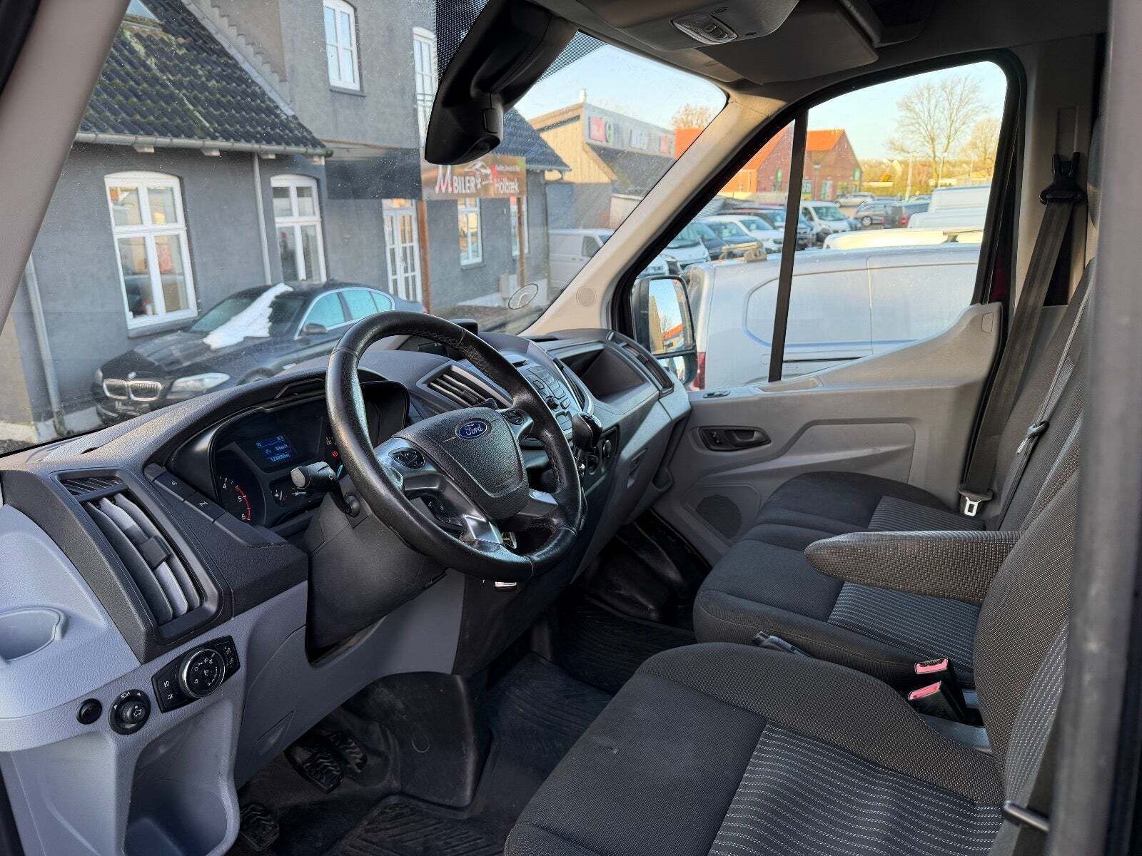 Sort Ford Transit 350 L2 Van fra 2017