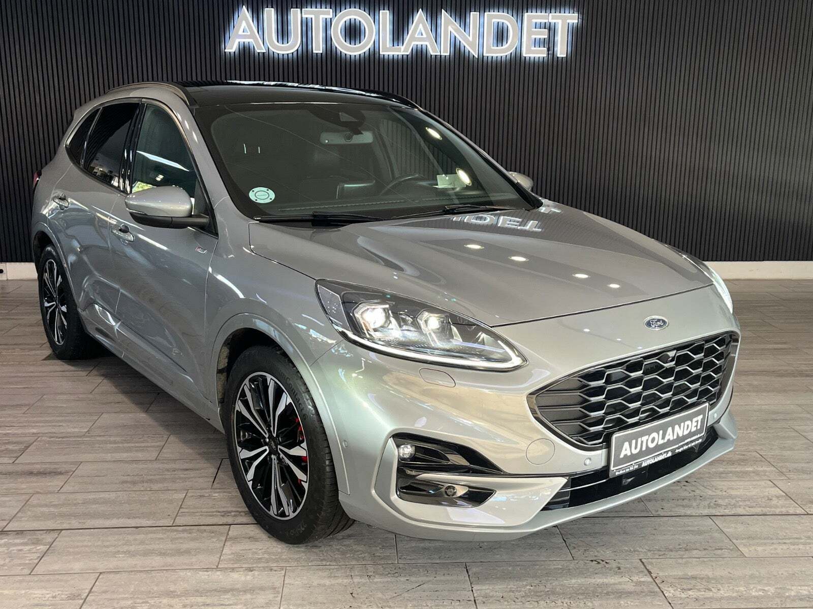 Ford Kuga 2,5 PHEV ST-Line X CVT