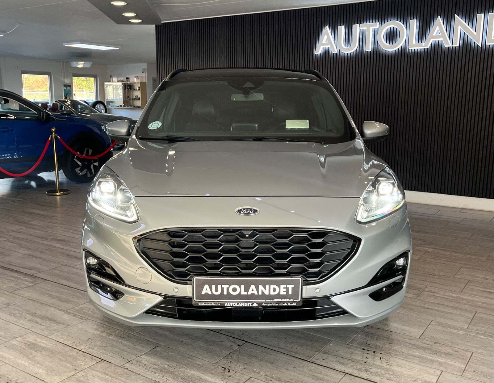 Ford Kuga 2,5 PHEV ST-Line X CVT