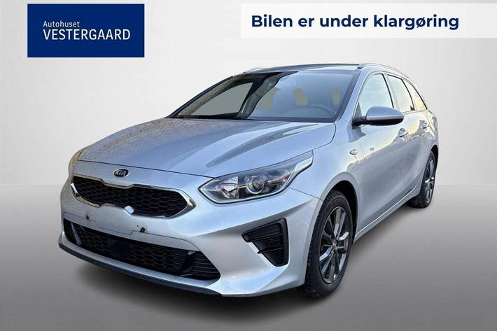 Sølv Kia Ceed fra 2020 set udefra