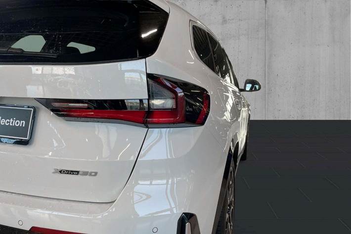 Hvid BMW iX1 fra 2023