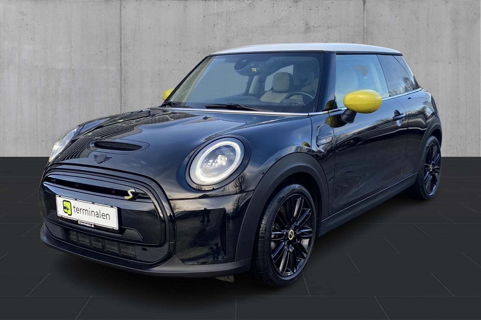 Sort Mini Cooper SE fra 2022