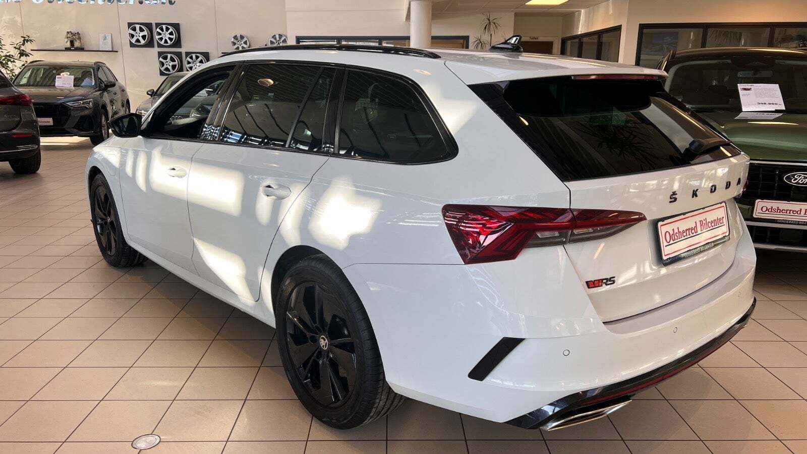 Hvid Skoda Octavia fra 2021