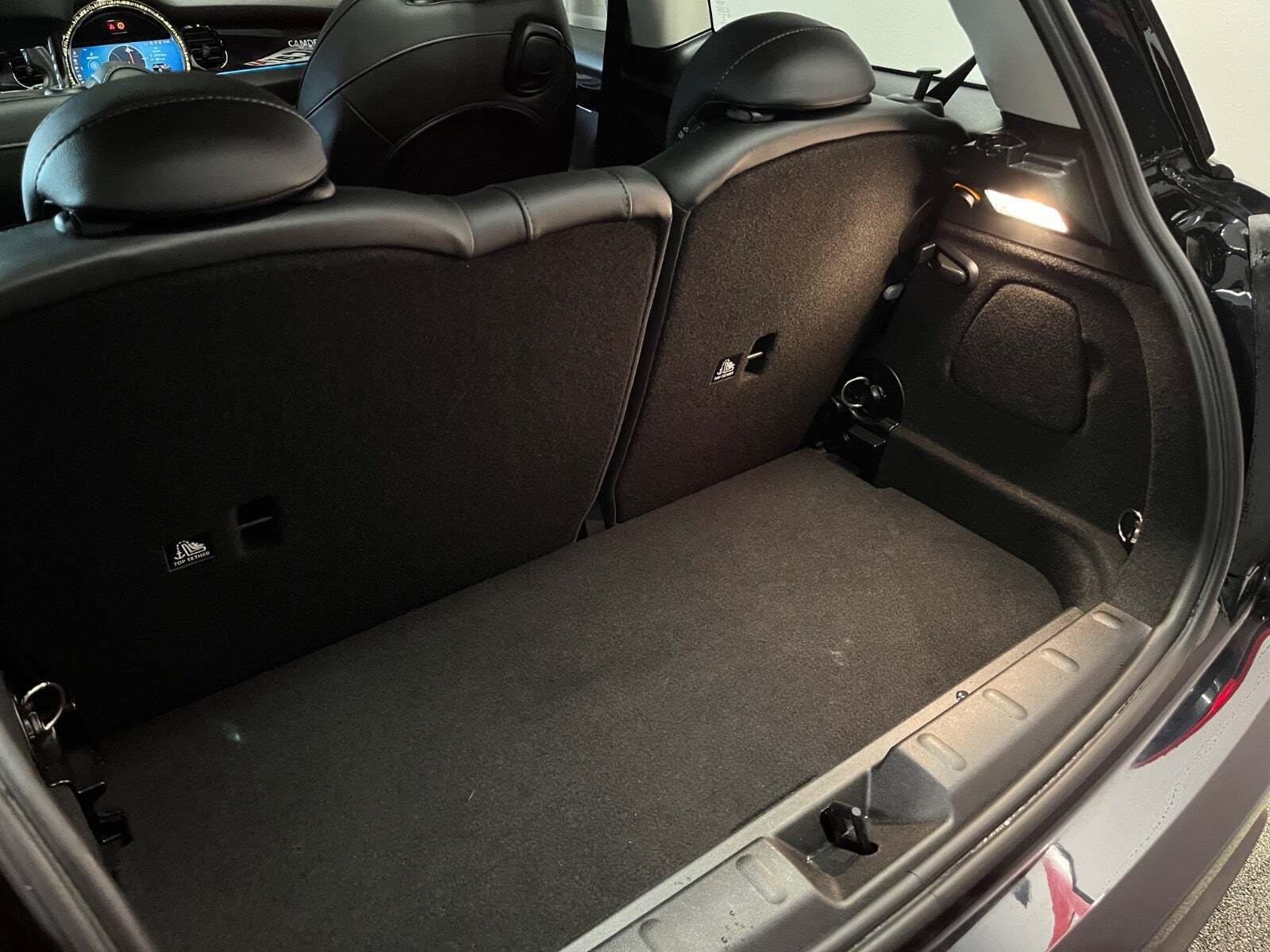 Blå Mini Cooper SE fra 2021