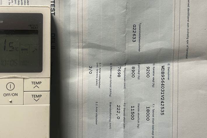 Beige Mercedes Econic 1830 fra 2016