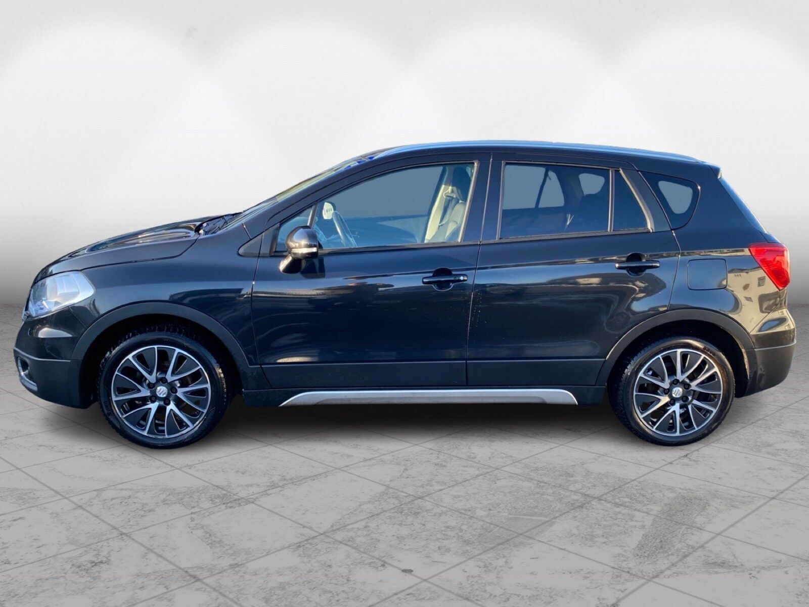 Sort Suzuki S-Cross fra 2014