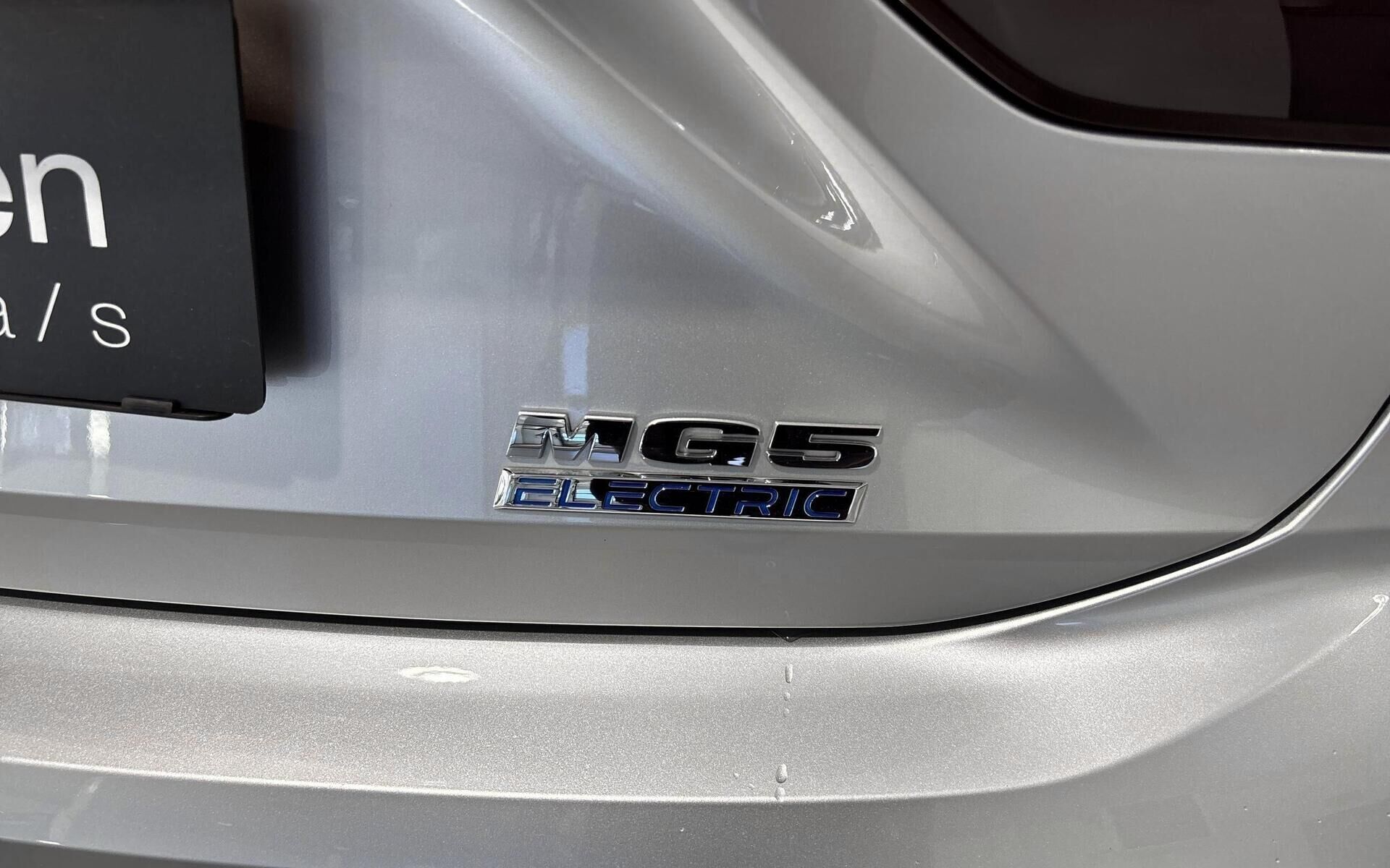 Grå MG MG5 Electric fra 2023