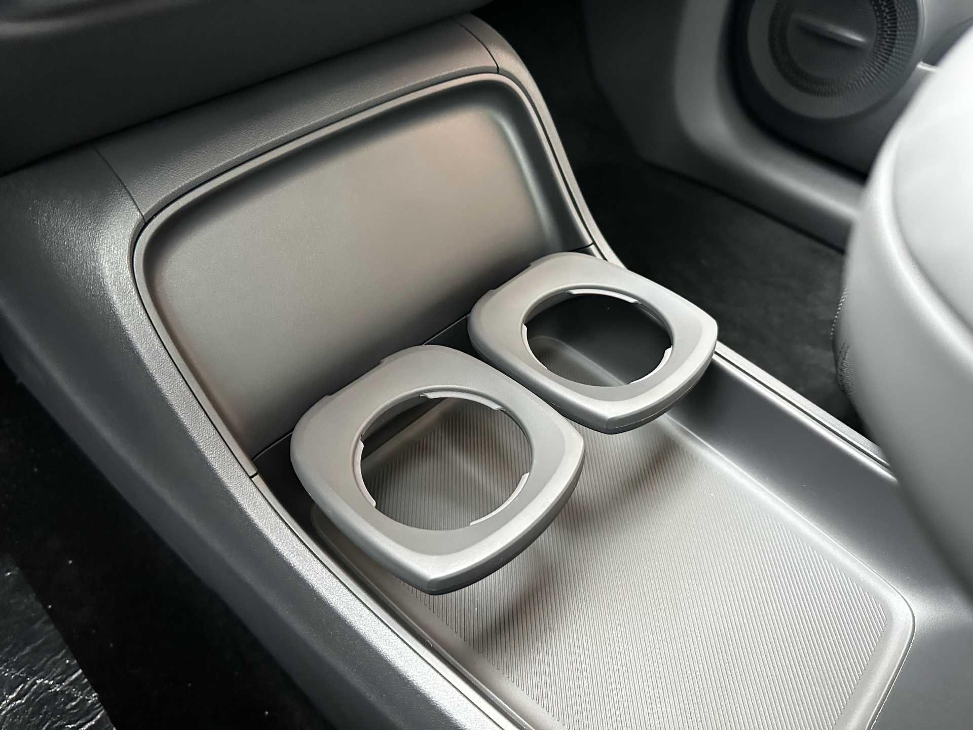 Sølv Leapmotor B10 fra 2026