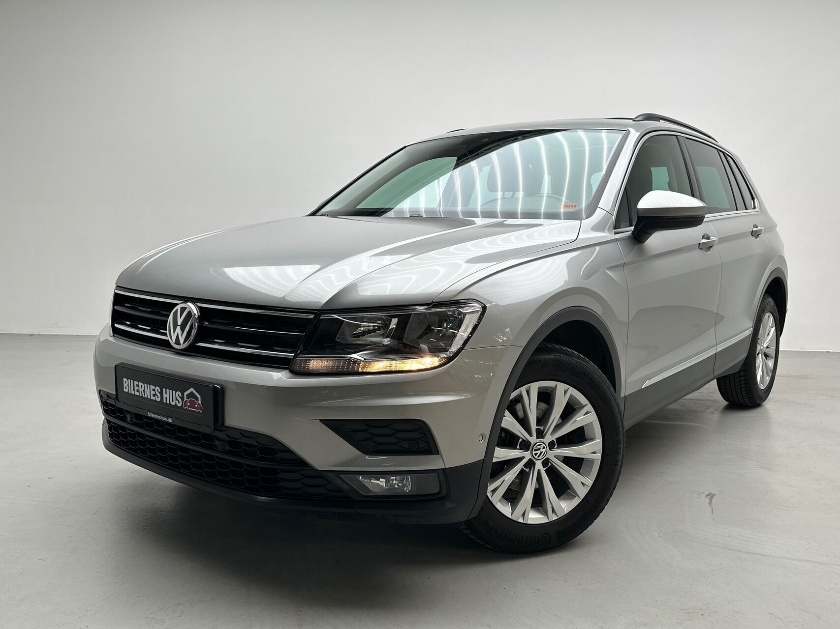 Grå VW Tiguan fra 2018