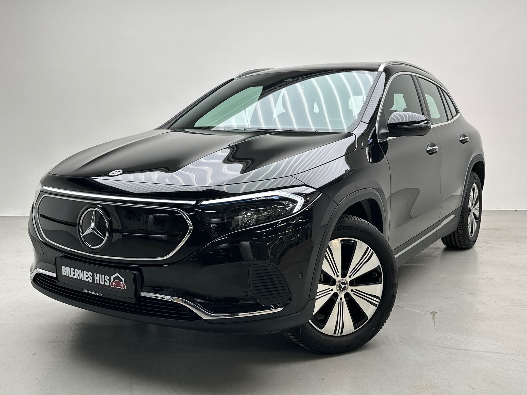 Sort Mercedes EQA 250 fra 2022