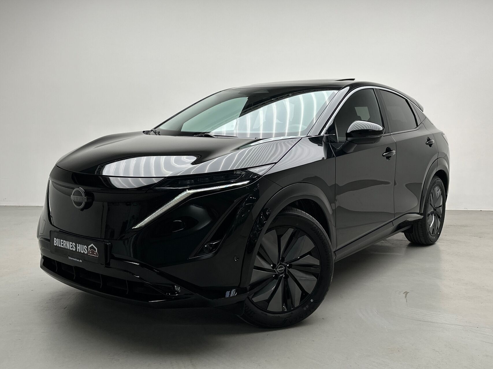 Sort Nissan Ariya fra 2025