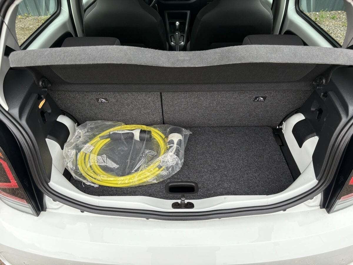 Hvid VW E-UP! fra 2021