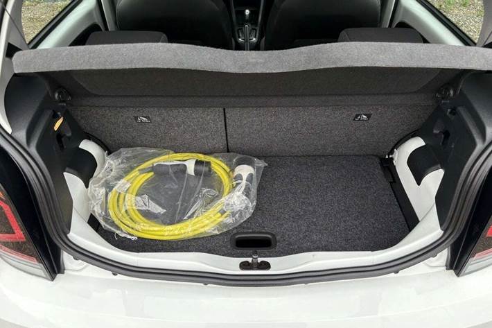 Hvid VW E-UP! fra 2021