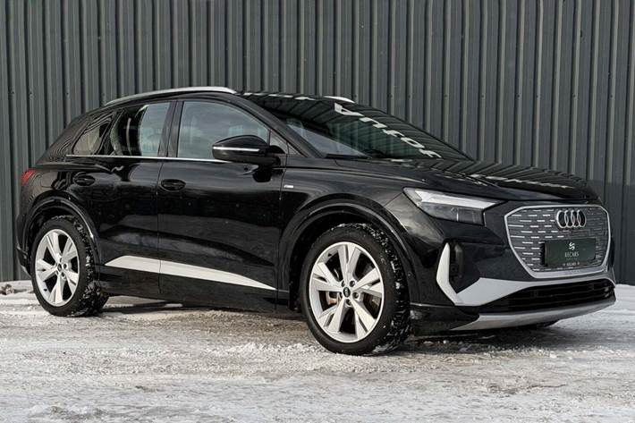 Sort Audi Q4 e-tron fra 2022 set udefra
