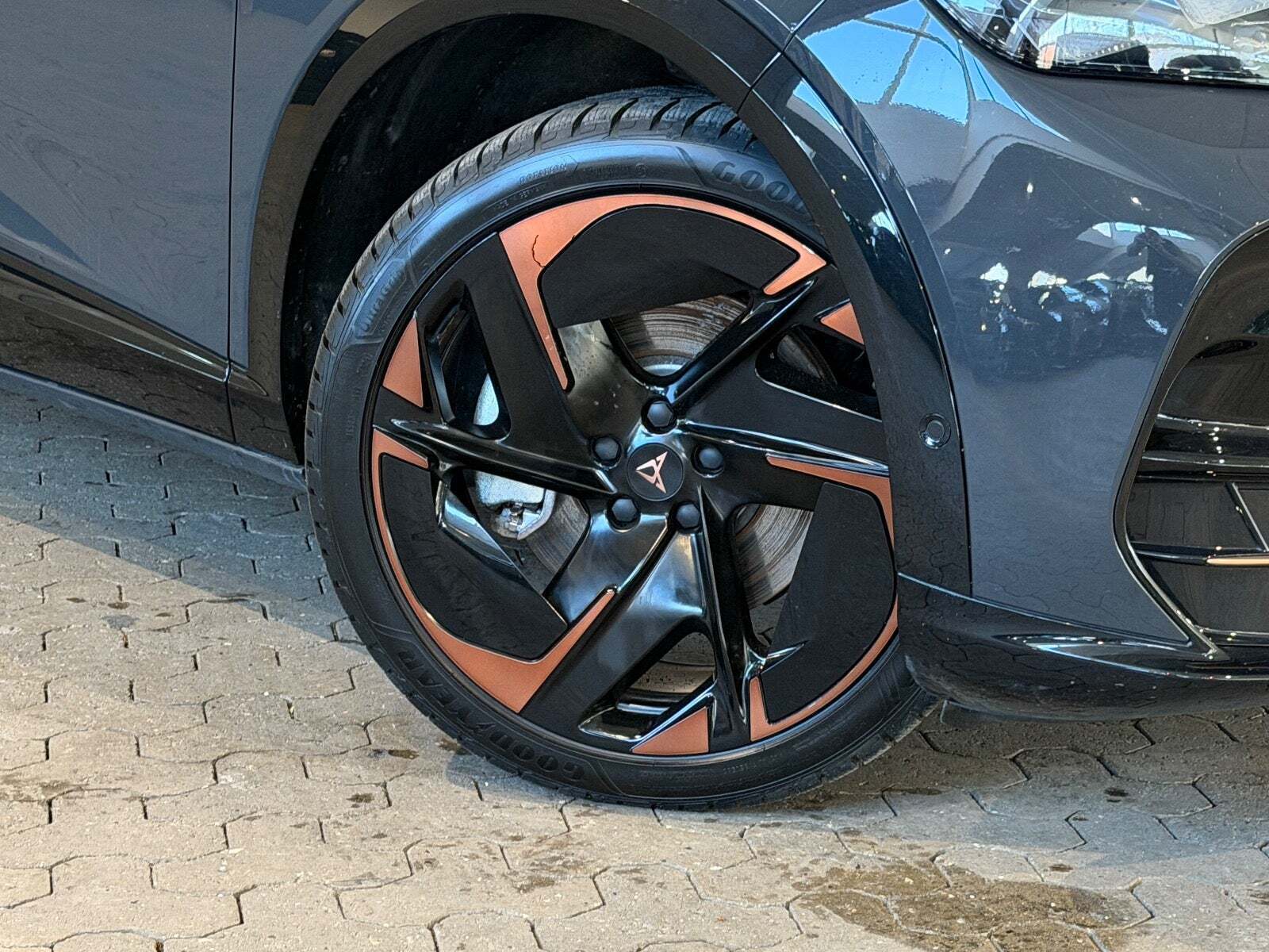 Cupra Tavascan 77 VZ Adrenaline