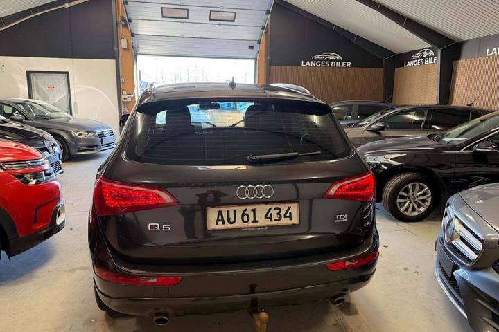 Grå Audi Q5 fra 2012