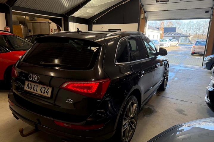 Grå Audi Q5 fra 2012