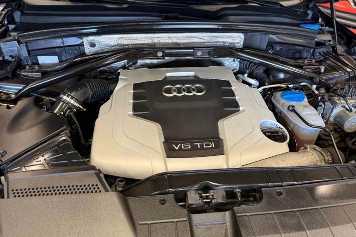 Grå Audi Q5 fra 2012