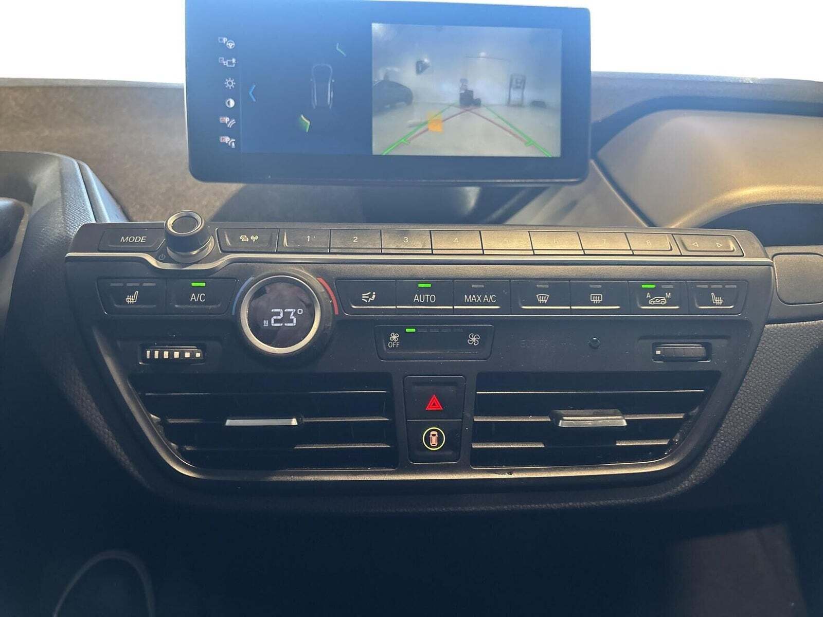 Grå BMW i3 fra 2022