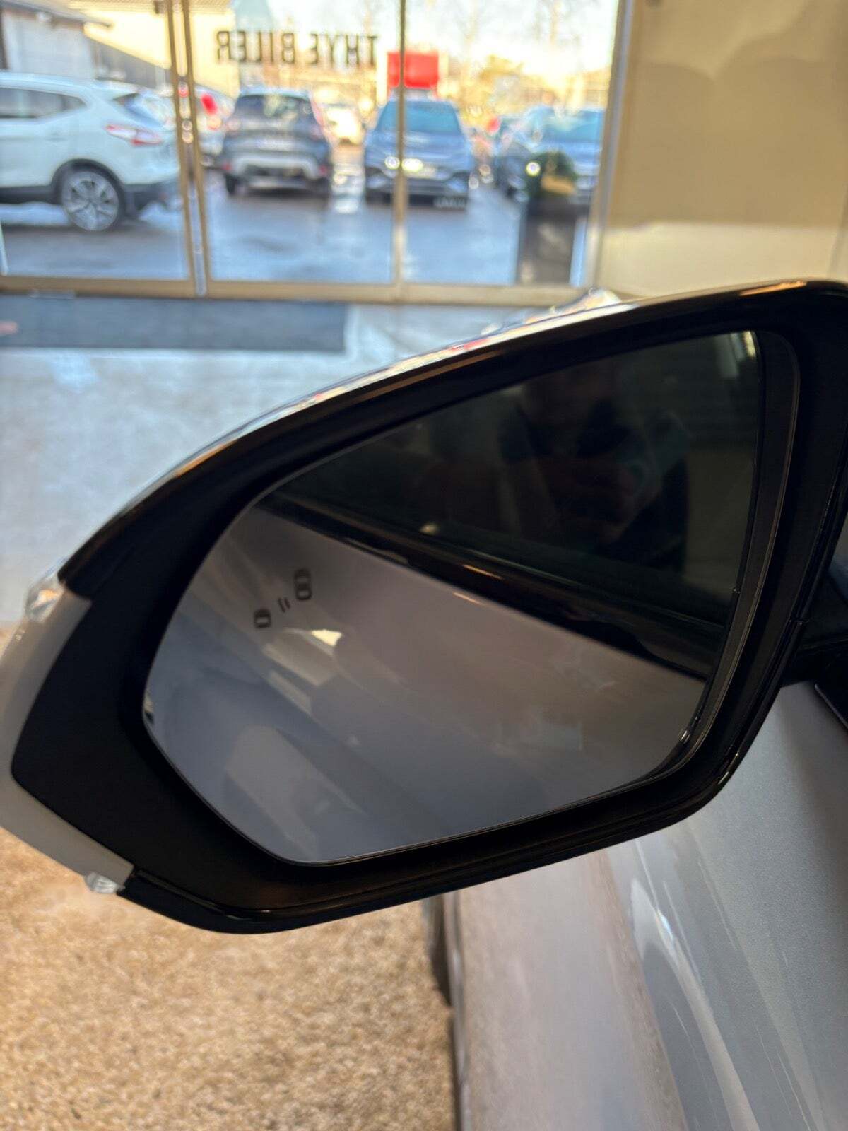 Blå MG Marvel R fra 2023