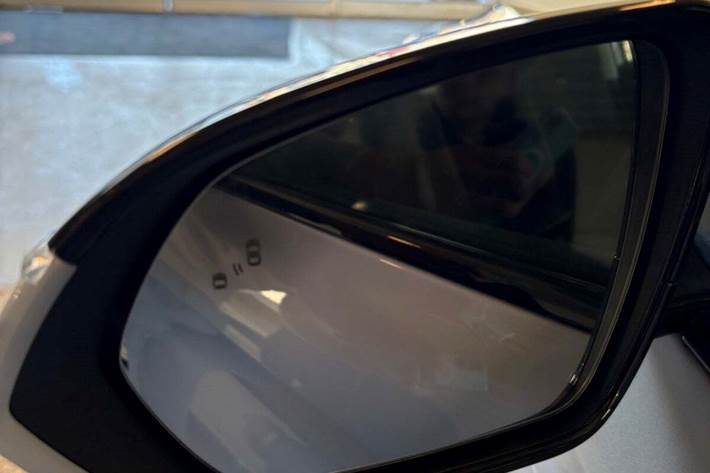 Blå MG Marvel R fra 2023