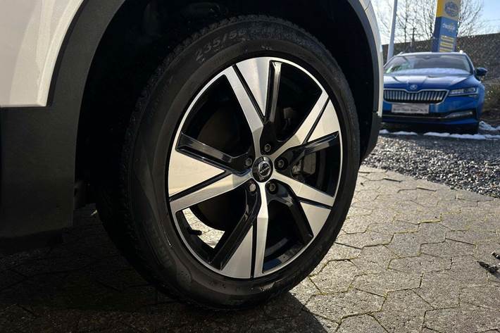 Hvid Volvo XC40 fra 2022