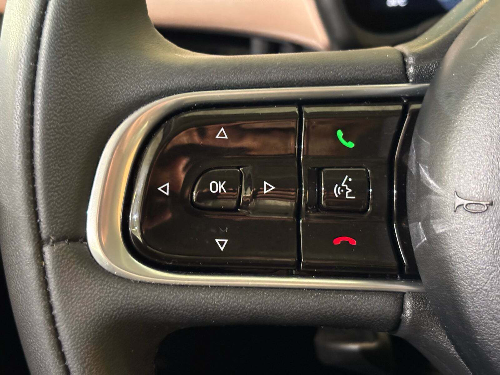 Grå Fiat 500e fra 2022