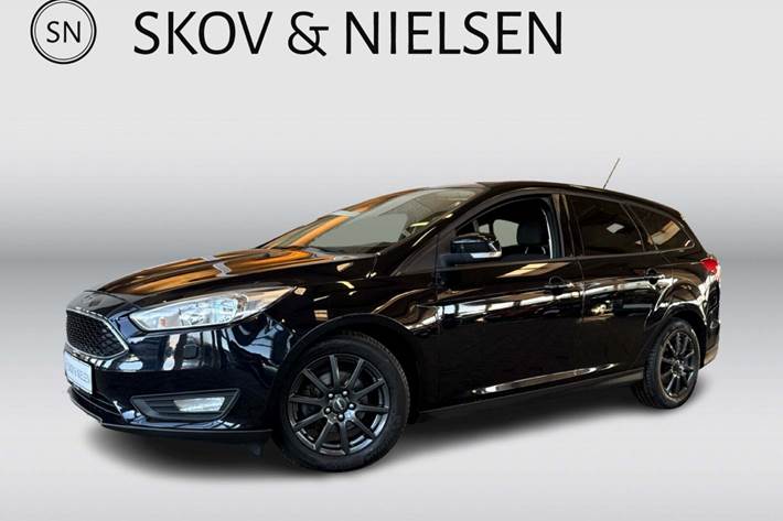 Sort Ford Focus fra 2015 set udefra
