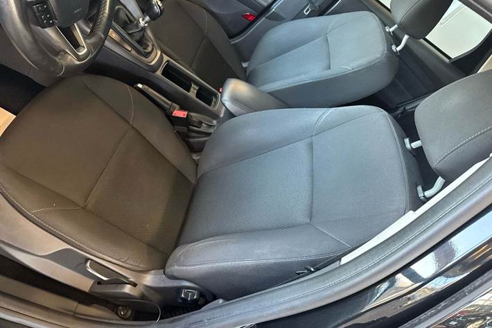 Sort Ford Focus fra 2015