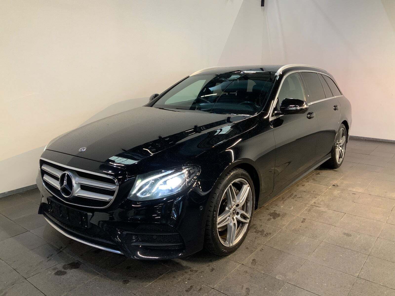 Mercedes E220 d 2,0 AMG Line stc. aut.
