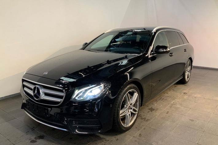 Sort Mercedes E220 d fra 2016 set udefra