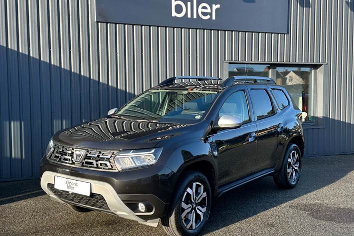Sort Dacia Duster fra 2021 set udefra