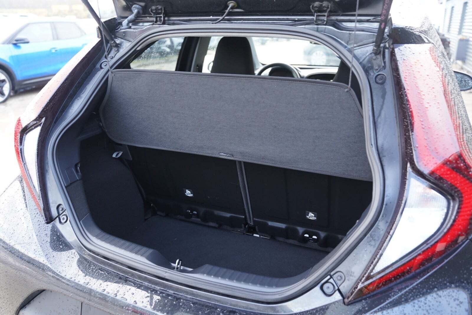 Sort Toyota Aygo X fra 2023