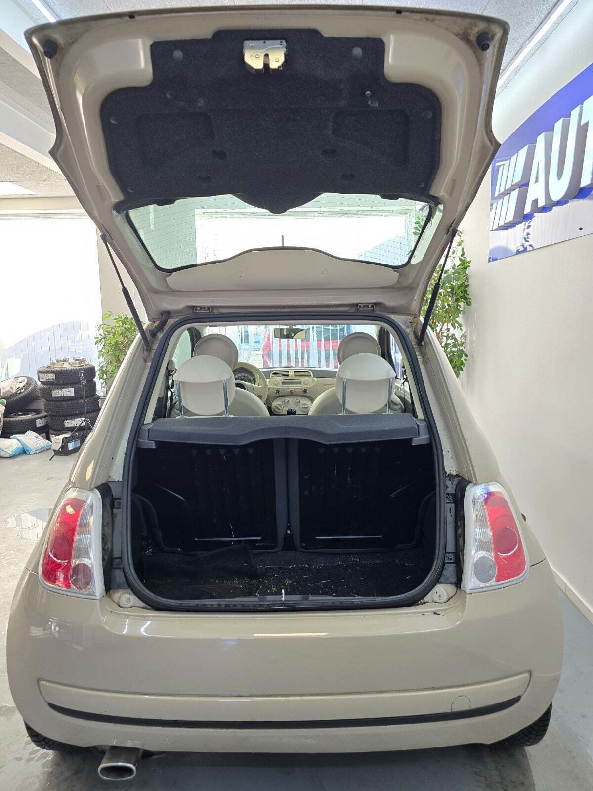 Beige Fiat 500 fra 2008