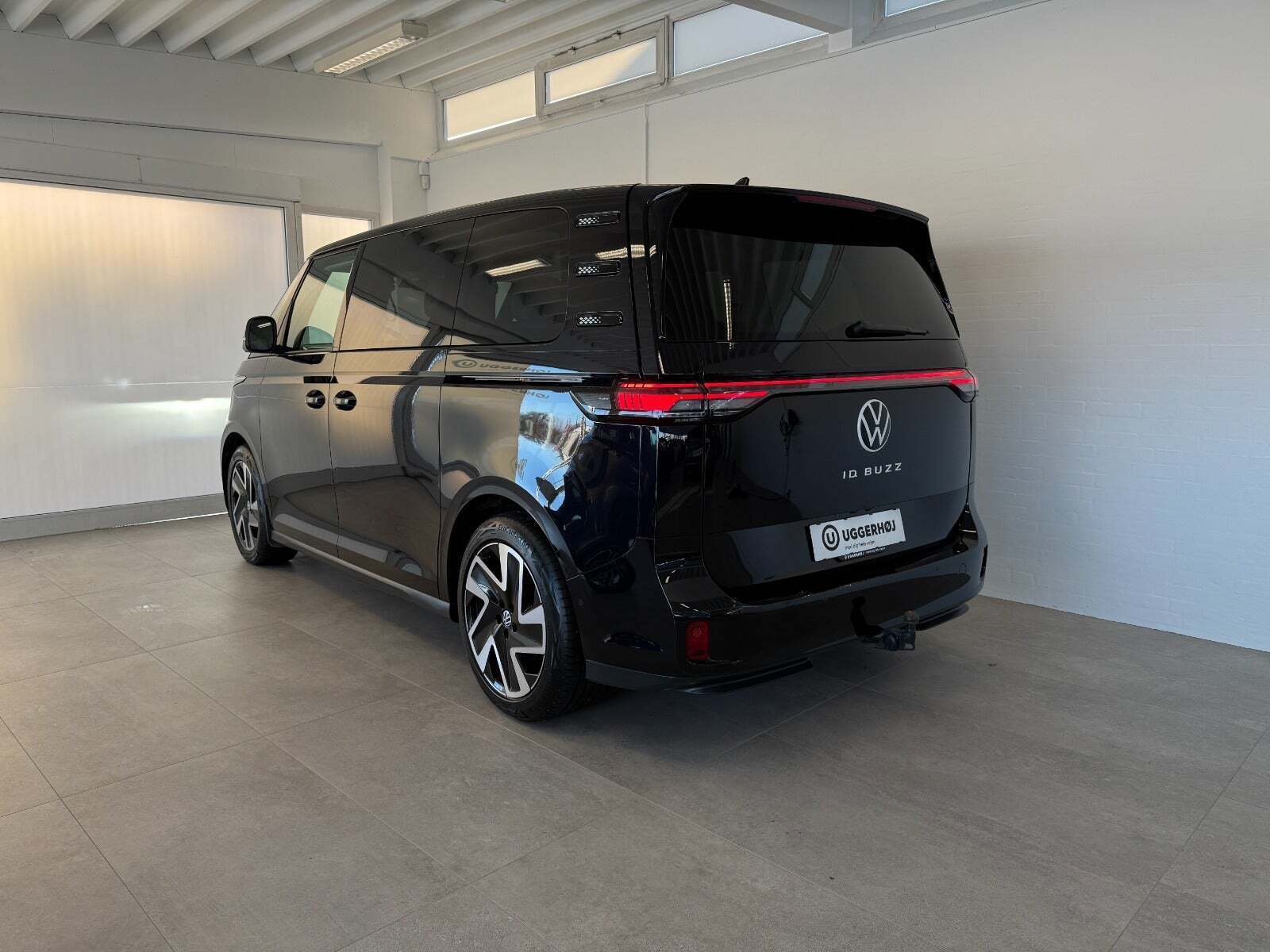 VW ID.Buzz 77 Pro SWB