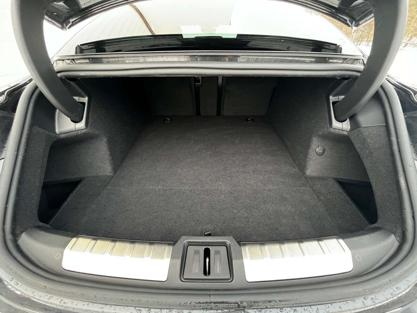 Grå Porsche Taycan 4S fra 2021