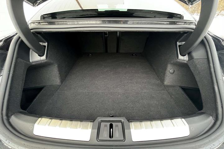 Grå Porsche Taycan 4S fra 2021