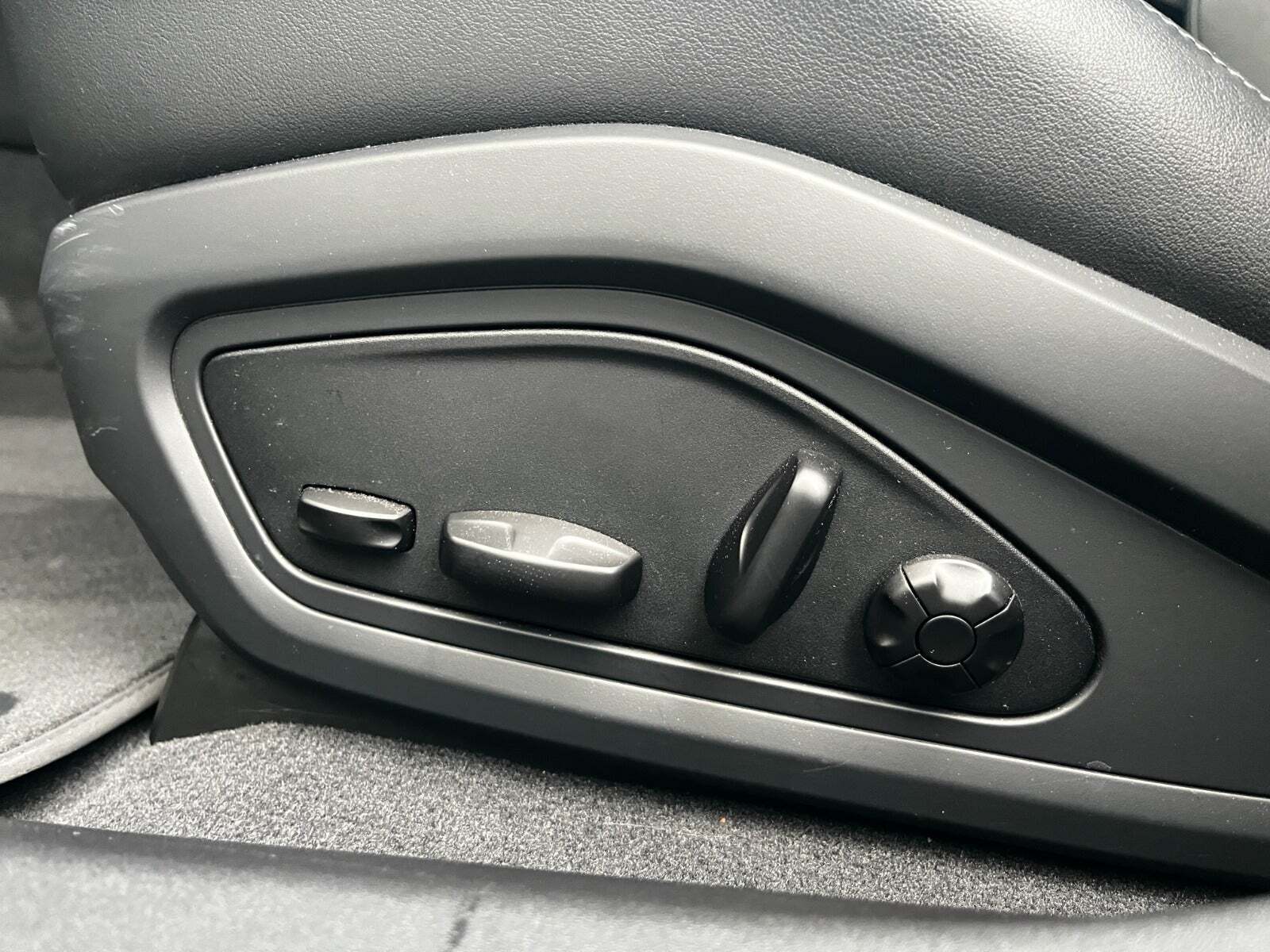 Grå Porsche Taycan 4S fra 2021